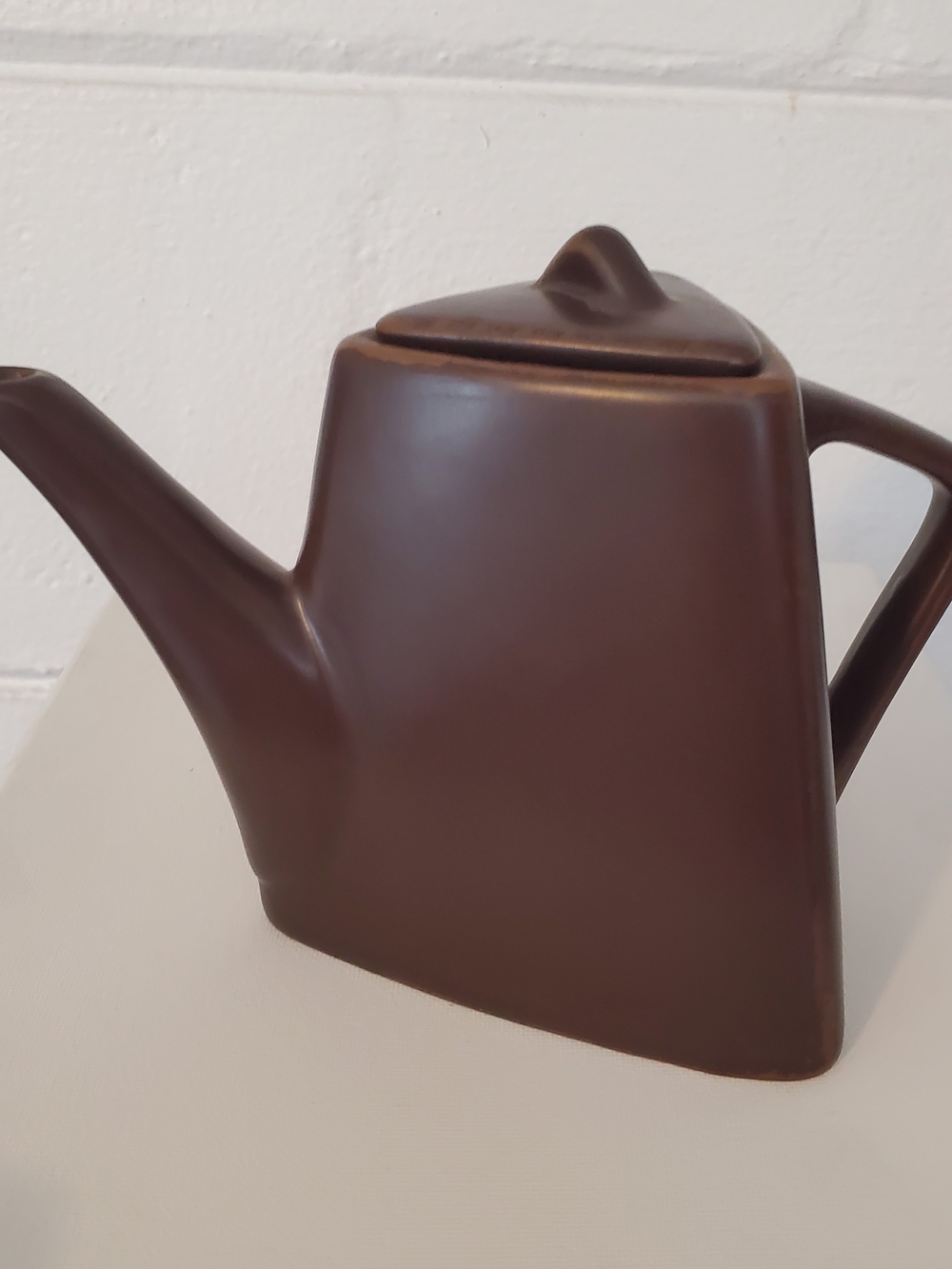 Brown Ceramic Triangle Teapot Modern Design With Lid